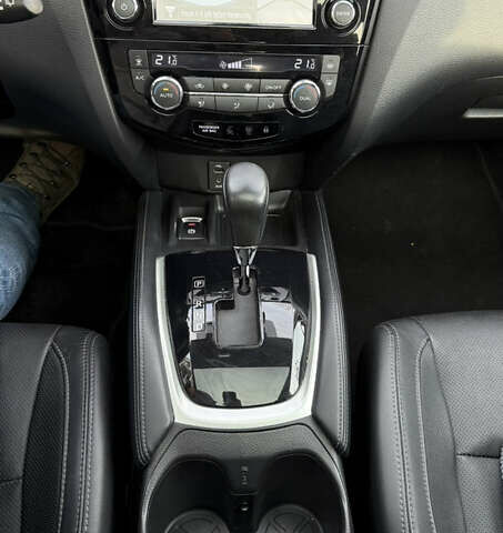 Сірий Ніссан Кашкай, об'ємом двигуна 1.6 л та пробігом 86 тис. км за 16800 $, фото 12 на Automoto.ua