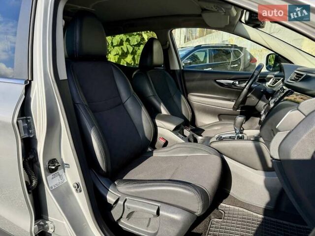 Серый Ниссан Кашкай, объемом двигателя 1.6 л и пробегом 173 тыс. км за 16000 $, фото 11 на Automoto.ua