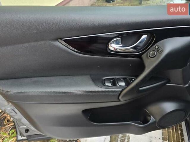 Серый Ниссан Кашкай, объемом двигателя 1.6 л и пробегом 189 тыс. км за 15350 $, фото 32 на Automoto.ua