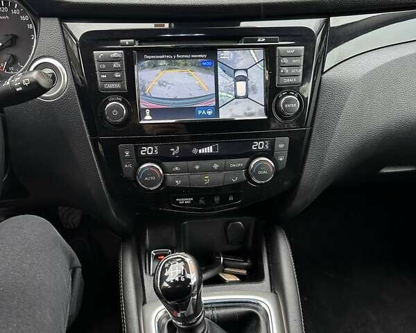Серый Ниссан Кашкай, объемом двигателя 1.6 л и пробегом 152 тыс. км за 15600 $, фото 16 на Automoto.ua