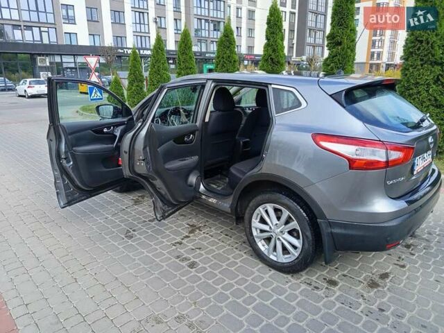 Серый Ниссан Кашкай, объемом двигателя 1.5 л и пробегом 213 тыс. км за 15000 $, фото 4 на Automoto.ua