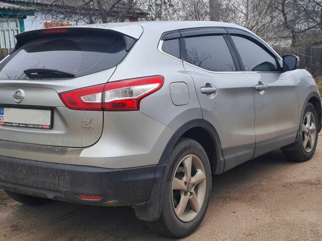 Сірий Ніссан Кашкай, об'ємом двигуна 1.2 л та пробігом 123 тис. км за 12500 $, фото 2 на Automoto.ua