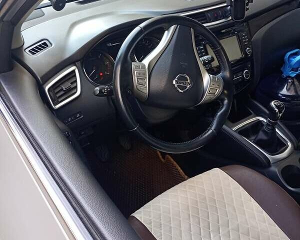 Серый Ниссан Кашкай, объемом двигателя 1.5 л и пробегом 260 тыс. км за 13750 $, фото 8 на Automoto.ua