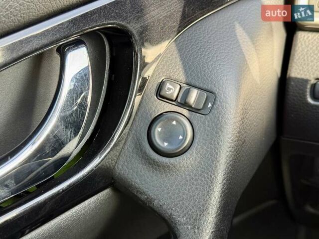 Серый Ниссан Кашкай, объемом двигателя 1.6 л и пробегом 173 тыс. км за 16000 $, фото 24 на Automoto.ua