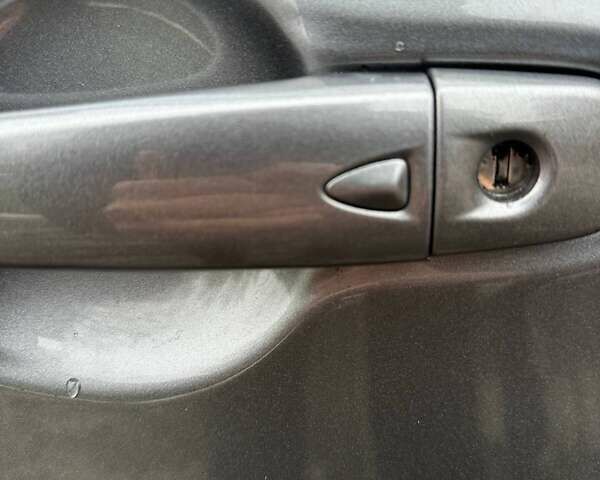 Серый Ниссан Кашкай, объемом двигателя 1.6 л и пробегом 152 тыс. км за 15600 $, фото 11 на Automoto.ua