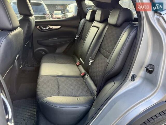 Серый Ниссан Кашкай, объемом двигателя 1.6 л и пробегом 173 тыс. км за 16000 $, фото 9 на Automoto.ua