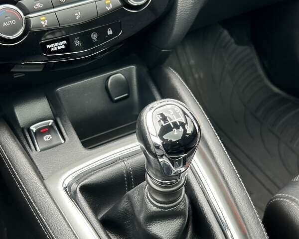 Серый Ниссан Кашкай, объемом двигателя 1.5 л и пробегом 228 тыс. км за 14100 $, фото 22 на Automoto.ua