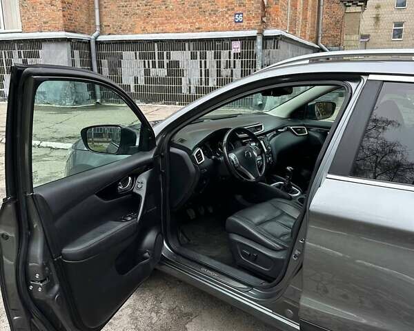 Серый Ниссан Кашкай, объемом двигателя 1.6 л и пробегом 152 тыс. км за 15600 $, фото 21 на Automoto.ua