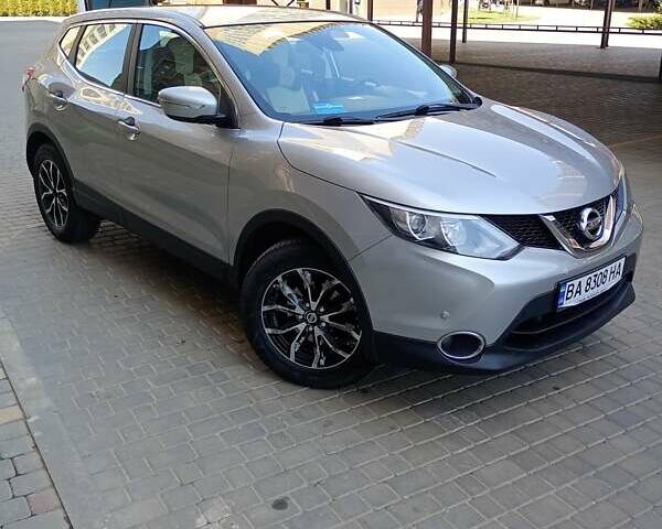 Серый Ниссан Кашкай, объемом двигателя 1.5 л и пробегом 260 тыс. км за 13750 $, фото 1 на Automoto.ua