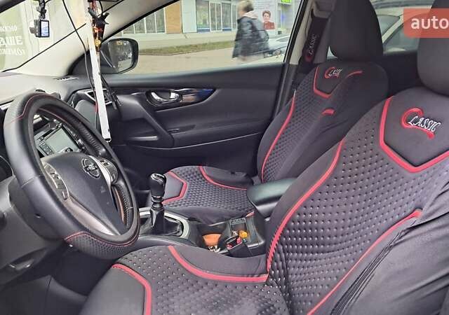 Сірий Ніссан Кашкай, об'ємом двигуна 1.2 л та пробігом 123 тис. км за 12500 $, фото 5 на Automoto.ua