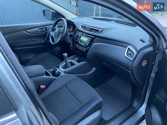 Серый Ниссан Кашкай, объемом двигателя 1.5 л и пробегом 245 тыс. км за 13300 $, фото 7 на Automoto.ua