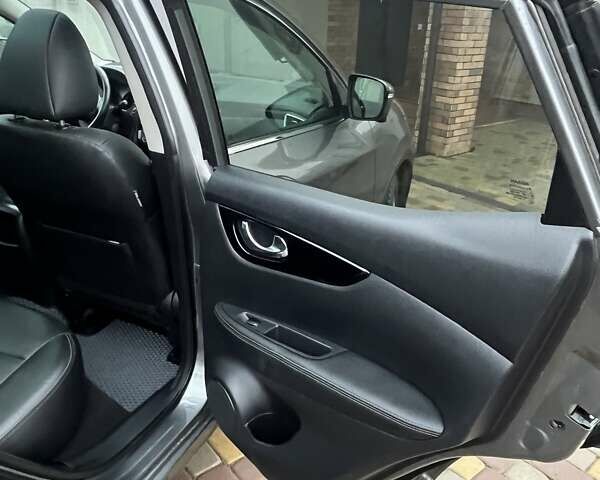 Серый Ниссан Кашкай, объемом двигателя 1.6 л и пробегом 198 тыс. км за 14600 $, фото 11 на Automoto.ua