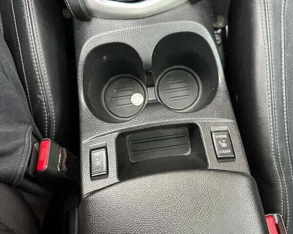 Серый Ниссан Кашкай, объемом двигателя 1.6 л и пробегом 152 тыс. км за 15600 $, фото 15 на Automoto.ua