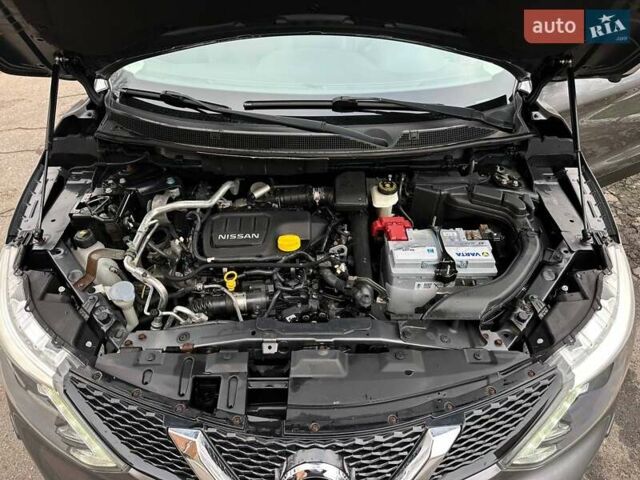 Серый Ниссан Кашкай, объемом двигателя 1.6 л и пробегом 152 тыс. км за 15600 $, фото 9 на Automoto.ua