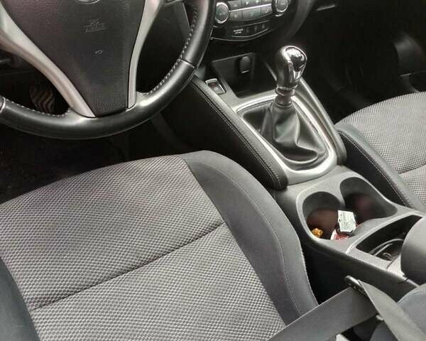 Серый Ниссан Кашкай, объемом двигателя 1.5 л и пробегом 217 тыс. км за 14800 $, фото 9 на Automoto.ua