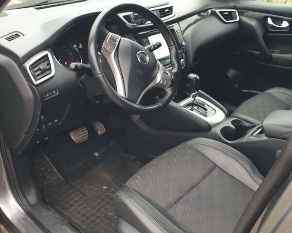 Сірий Ніссан Кашкай, об'ємом двигуна 1.6 л та пробігом 130 тис. км за 16406 $, фото 4 на Automoto.ua