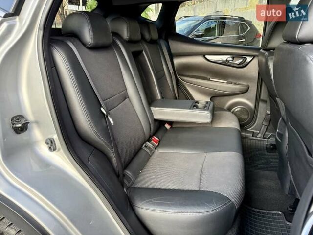 Серый Ниссан Кашкай, объемом двигателя 1.6 л и пробегом 173 тыс. км за 16000 $, фото 10 на Automoto.ua