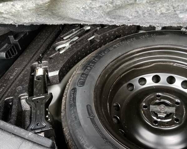 Серый Ниссан Кашкай, объемом двигателя 1.6 л и пробегом 332 тыс. км за 12450 $, фото 23 на Automoto.ua