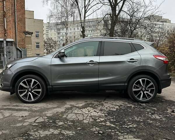 Серый Ниссан Кашкай, объемом двигателя 1.6 л и пробегом 152 тыс. км за 15600 $, фото 4 на Automoto.ua