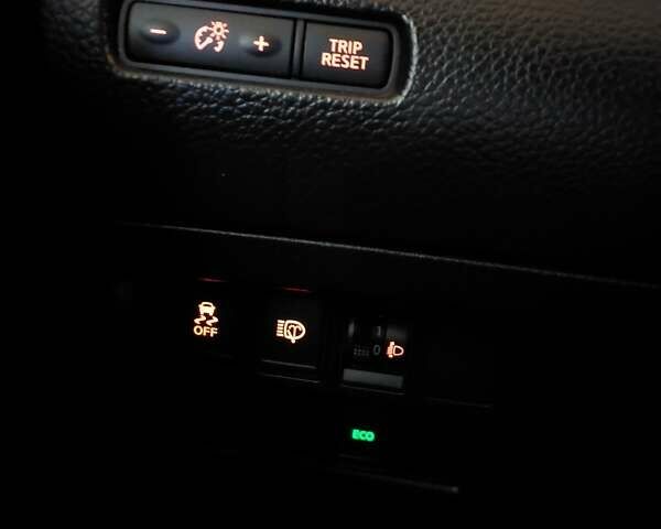 Серый Ниссан Кашкай, объемом двигателя 1.2 л и пробегом 93 тыс. км за 13400 $, фото 12 на Automoto.ua