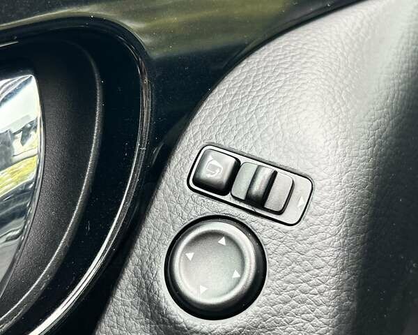 Серый Ниссан Кашкай, объемом двигателя 1.5 л и пробегом 228 тыс. км за 14100 $, фото 26 на Automoto.ua