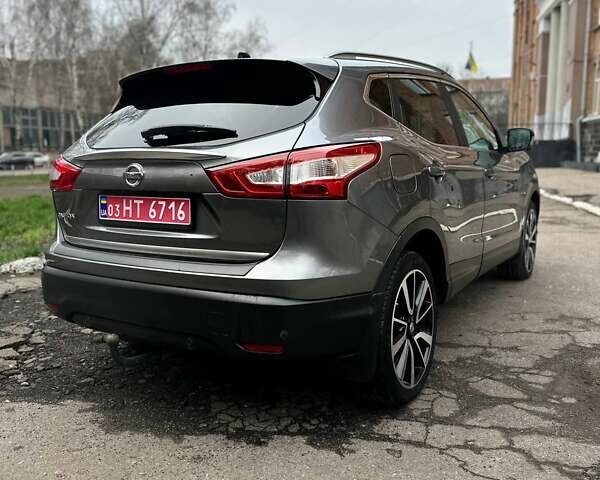 Серый Ниссан Кашкай, объемом двигателя 1.6 л и пробегом 152 тыс. км за 15600 $, фото 7 на Automoto.ua