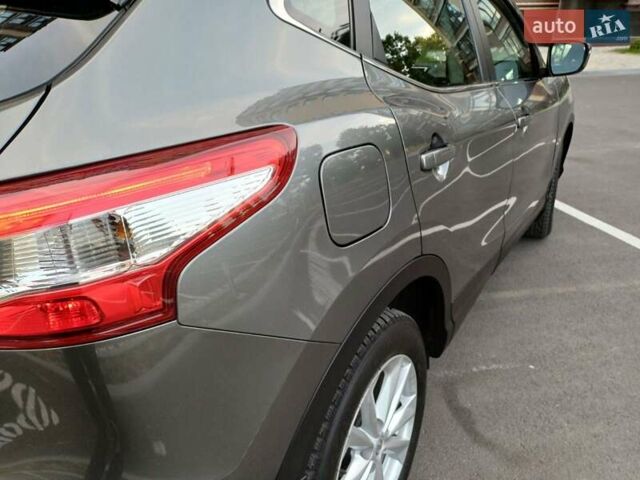 Серый Ниссан Кашкай, объемом двигателя 2 л и пробегом 155 тыс. км за 15400 $, фото 5 на Automoto.ua