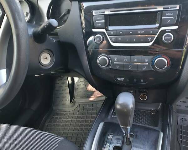 Серый Ниссан Кашкай, объемом двигателя 1.2 л и пробегом 93 тыс. км за 13400 $, фото 9 на Automoto.ua