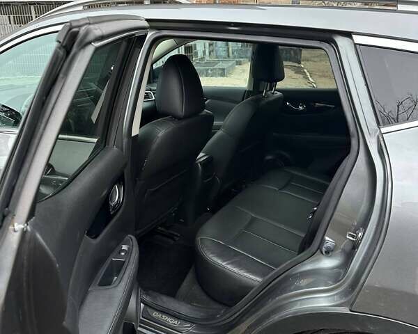 Серый Ниссан Кашкай, объемом двигателя 1.6 л и пробегом 152 тыс. км за 15600 $, фото 14 на Automoto.ua