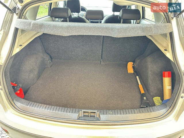 Сірий Ніссан Кашкай, об'ємом двигуна 1.6 л та пробігом 220 тис. км за 11600 $, фото 17 на Automoto.ua