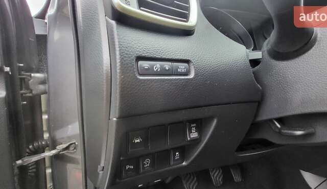 Сірий Ніссан Кашкай, об'ємом двигуна 1.6 л та пробігом 210 тис. км за 14750 $, фото 13 на Automoto.ua