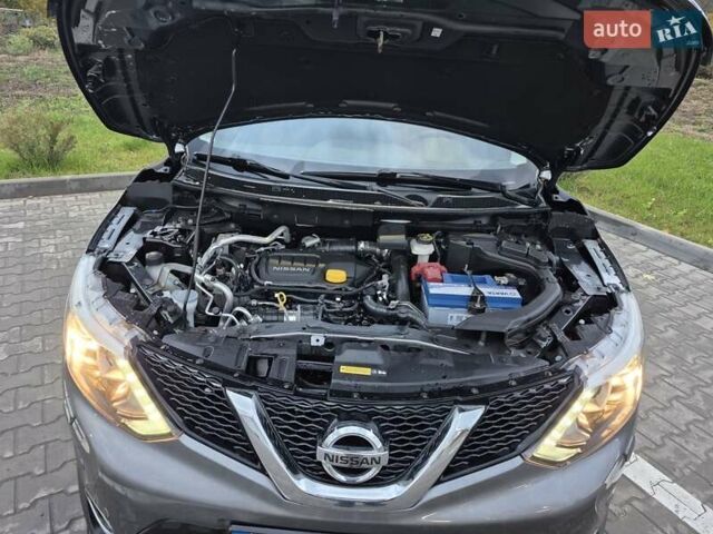 Серый Ниссан Кашкай, объемом двигателя 1.6 л и пробегом 180 тыс. км за 15000 $, фото 7 на Automoto.ua