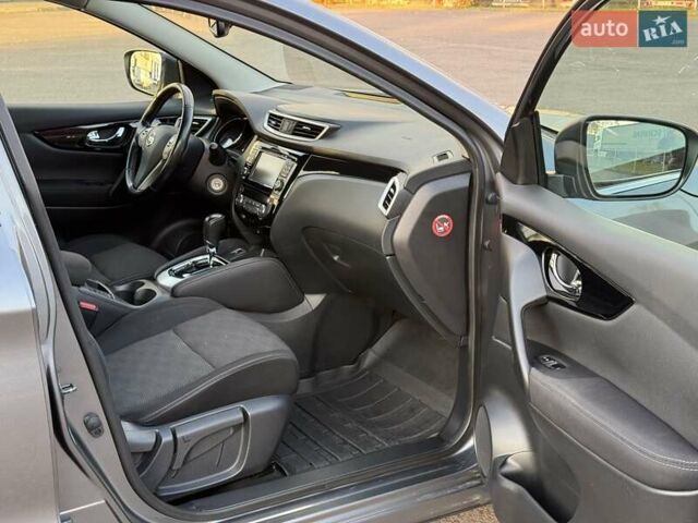 Сірий Ніссан Кашкай, об'ємом двигуна 1.6 л та пробігом 92 тис. км за 16200 $, фото 24 на Automoto.ua