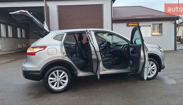 Серый Ниссан Кашкай, объемом двигателя 1.5 л и пробегом 120 тыс. км за 14900 $, фото 97 на Automoto.ua