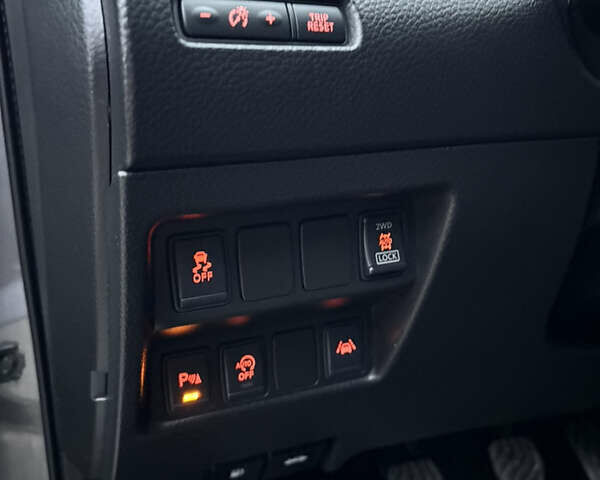 Сірий Ніссан Кашкай, об'ємом двигуна 1.6 л та пробігом 177 тис. км за 15499 $, фото 13 на Automoto.ua