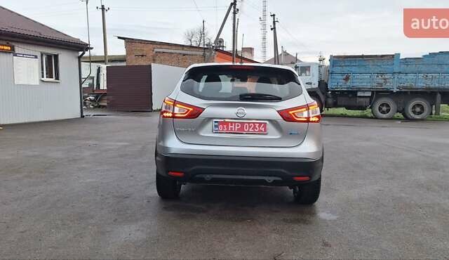 Серый Ниссан Кашкай, объемом двигателя 1.5 л и пробегом 120 тыс. км за 14900 $, фото 109 на Automoto.ua