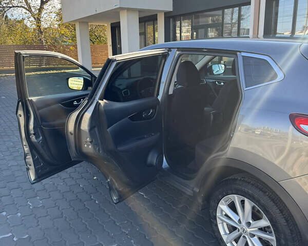 Серый Ниссан Кашкай, объемом двигателя 1.6 л и пробегом 204 тыс. км за 15000 $, фото 7 на Automoto.ua