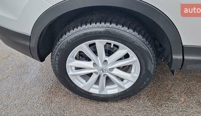 Серый Ниссан Кашкай, объемом двигателя 1.5 л и пробегом 120 тыс. км за 14900 $, фото 61 на Automoto.ua