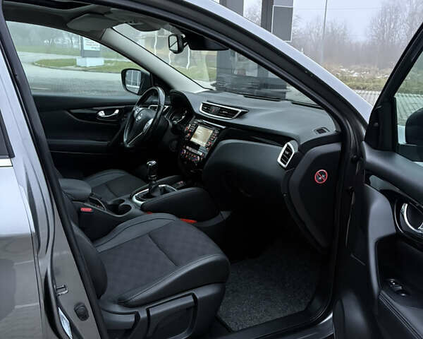 Сірий Ніссан Кашкай, об'ємом двигуна 1.6 л та пробігом 177 тис. км за 15499 $, фото 19 на Automoto.ua