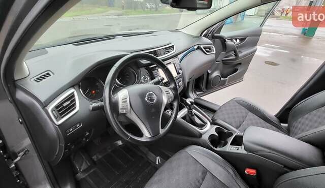 Сірий Ніссан Кашкай, об'ємом двигуна 1.6 л та пробігом 210 тис. км за 14750 $, фото 12 на Automoto.ua