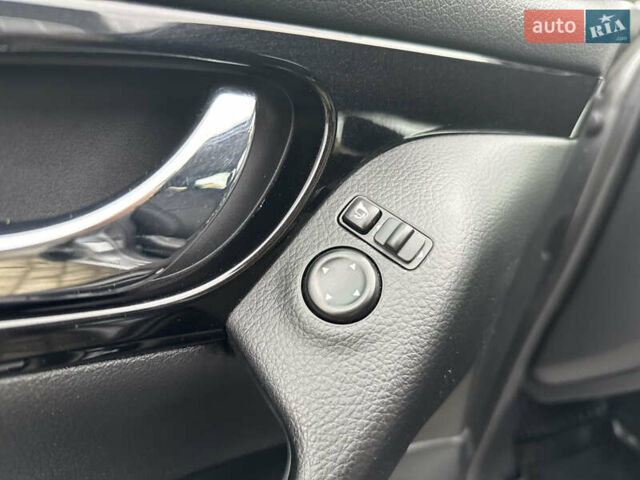 Серый Ниссан Кашкай, объемом двигателя 1.2 л и пробегом 81 тыс. км за 11600 $, фото 43 на Automoto.ua