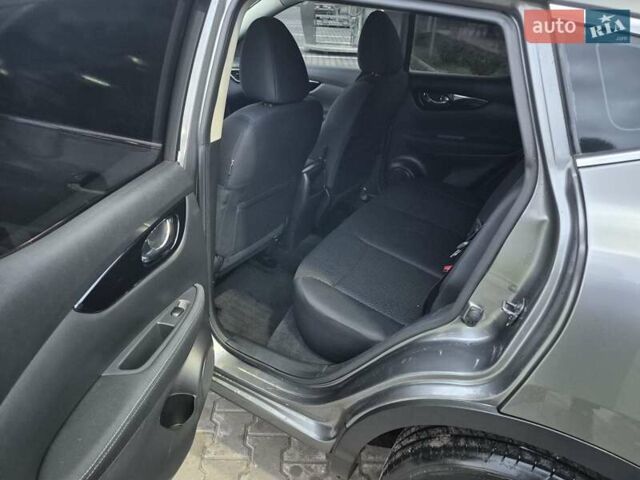 Серый Ниссан Кашкай, объемом двигателя 1.6 л и пробегом 180 тыс. км за 15000 $, фото 15 на Automoto.ua