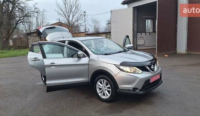 Серый Ниссан Кашкай, объемом двигателя 1.5 л и пробегом 120 тыс. км за 14900 $, фото 99 на Automoto.ua