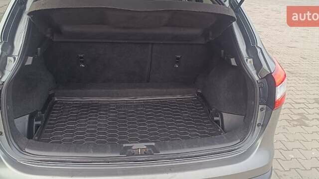 Серый Ниссан Кашкай, объемом двигателя 1.5 л и пробегом 250 тыс. км за 13800 $, фото 12 на Automoto.ua