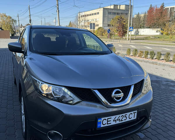 Серый Ниссан Кашкай, объемом двигателя 1.6 л и пробегом 204 тыс. км за 15000 $, фото 2 на Automoto.ua