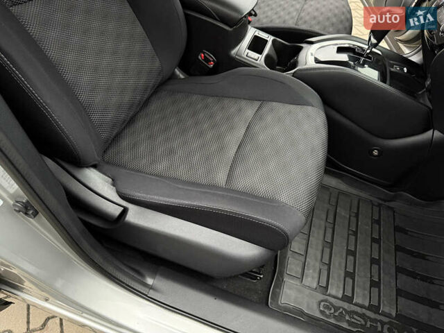 Серый Ниссан Кашкай, объемом двигателя 1.2 л и пробегом 81 тыс. км за 12900 $, фото 17 на Automoto.ua