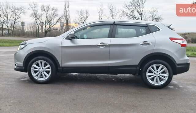 Серый Ниссан Кашкай, объемом двигателя 1.5 л и пробегом 120 тыс. км за 14900 $, фото 3 на Automoto.ua