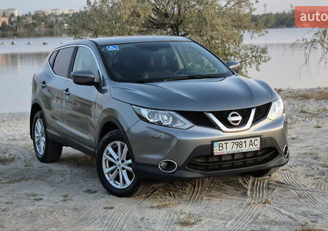 Сірий Ніссан Кашкай, об'ємом двигуна 1.6 л та пробігом 236 тис. км за 14500 $, фото 2 на Automoto.ua