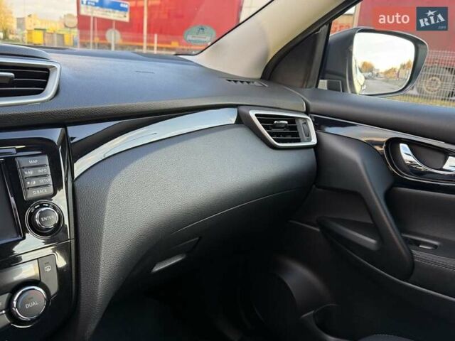 Сірий Ніссан Кашкай, об'ємом двигуна 1.6 л та пробігом 92 тис. км за 16200 $, фото 22 на Automoto.ua