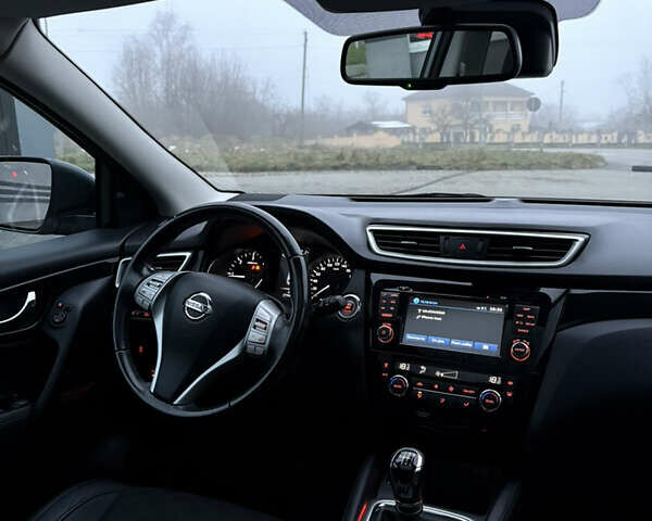 Сірий Ніссан Кашкай, об'ємом двигуна 1.6 л та пробігом 177 тис. км за 15499 $, фото 18 на Automoto.ua